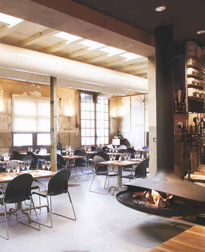 WERKSTATT Die Werkstatt wurde im Jahr 2005 von Alfredo Häberli und David Joho gestaltet und bietet neben einer 8m langen Bar einen Lounge- und Restaurantbereich für interaktives Networking,