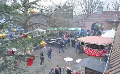 Stimmungsvoll und lehrreich Die zweite Auflage der Waldweihnacht lockte zahlreiche Besucher auf Gut Leidenhausen - lokale Angebote und aktives Mitmachen standen im Mittelpunkt des Marktes Eil -