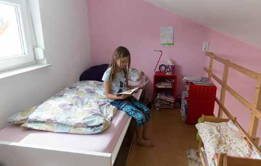 Im Obergeschoss ist das Reich der beiden Töchter Vanessa (14) und Kim (8). Jede hat hier ein rund 20 m2 großes Zimmer mit Balkon.
