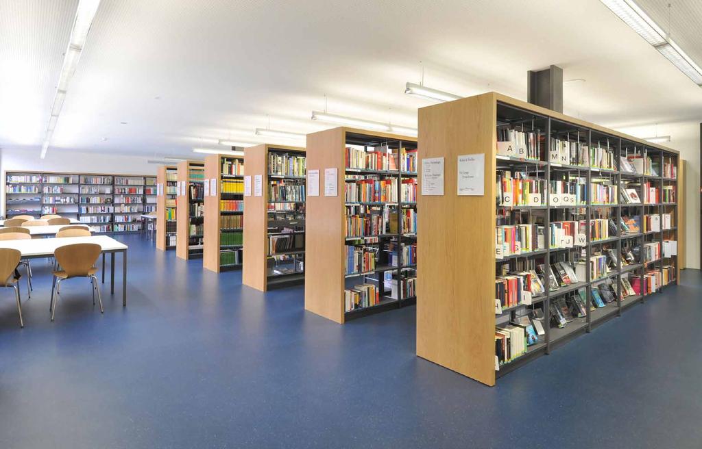 Gymnasium, Laufen Beschreibung Gymnasiumsbibliothek mit ca.