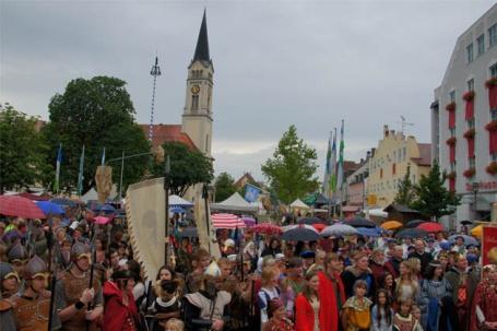 Getränke Nibelungenmarkt in Plattling die Geschichte von Plattling beim mittelalterlichen Lagerleben