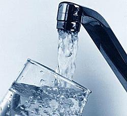 In der Welt haben 1,5 Milliarde Menschen keinen Zugang zu Trinkwasser, obwohl es genug Wasser auf dem Planeten gibt. Haben wir genug Wasser?