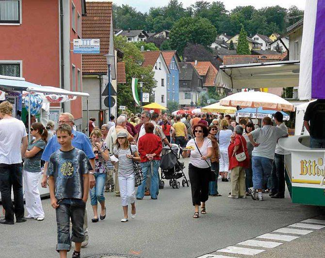Die Etzenroter Vereine und Summerbeat laden herzlich zum 13. Dorffest am 16. und 17. Juli 2016 nach Etzenrot ein. Samstag 16.07.