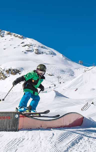 SNOWPARK SNOWPARK SNOWPARK Beginner-Line: 4 Kicker, 4 Jib-Elemente Medium-Line: 3 Kicker 16 Jib-Elemente Pro-Line: 3 Kicker Halfpipe: 7 m hoch, 140 m lang Bagjump: 15 m x 15 m (kostenpflichtig: CHF 5.