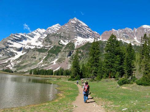 und durch dichte Wälder. Das ist sicher eine der landschaftlich reizvollsten Wanderungen in den Colorado Rockies. Wanderung: ca. 15 km, 7 Stunden Höhenuntersch.