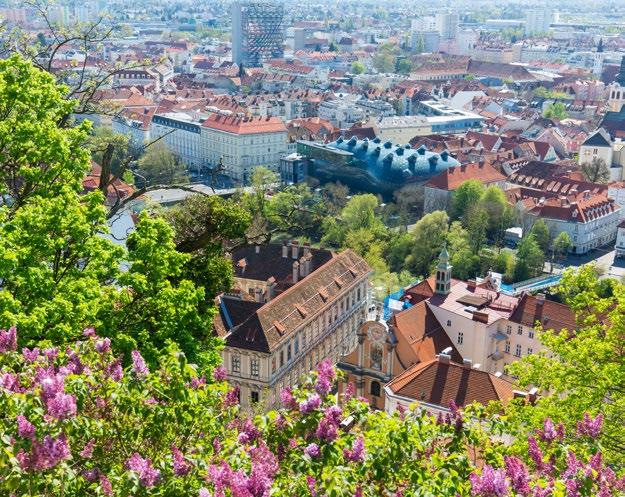 Graz Tourismus Information Herrengasse 16, 8010 Graz, Austria T +43 316 80 75-0, F +43 316 80 75-15 info@graztourismus.at, www.graztourismus.at Share your memories with us by using the # #visitgraz We ll love you forever!