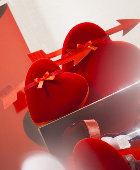 Therefore, Leonidas has decided to draw all its inspiration from it to bring its range of packagings for Saint Valentine s Day 2015 to life. Result?