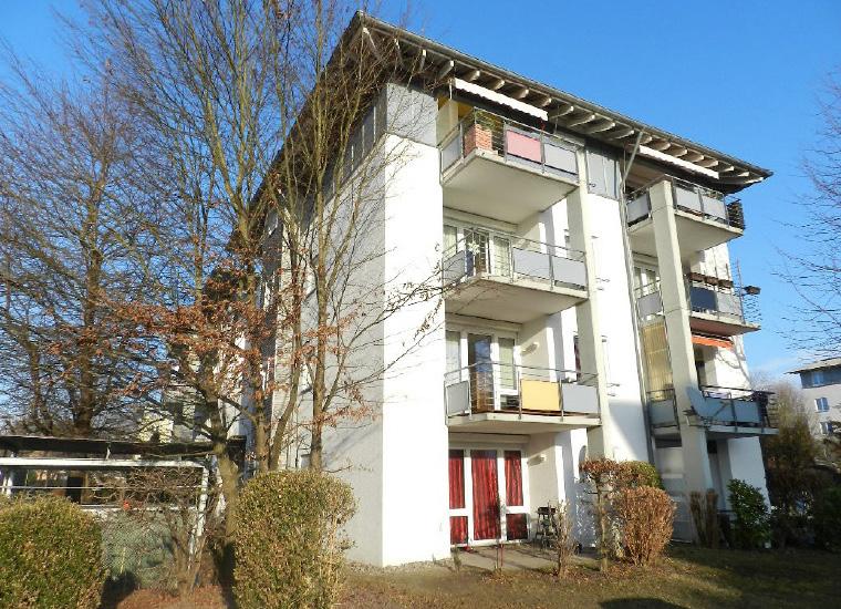Gut geschnittene 2-Zimmer-Wohnung in Wollmatingen - VERKAUFT! 78467 Konstanz Bodensee (D) Unsere Kollegin Tanja Rebholz gratuliert den neuen Eigentümern dieser Eigentumswohnung in Wollmatingen.