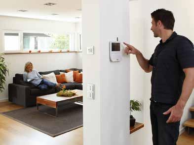Hier bringt ein Tür-Zusatzschloss mehr Sicherheit ins Haus bzw. direkt an die Haustür.