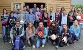 Der dritte Deutsche Kinder und Jugendsportbericht belegt, dass jedes dritte Angebot im Offenen Ganztag an Grundschulen in NRW einen sportlichen Kontext aufweist.