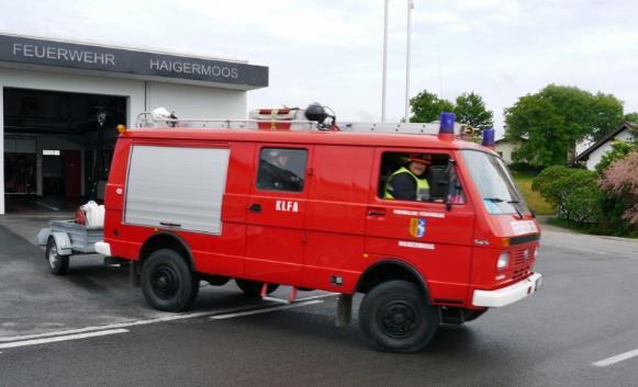 9. Altes Feuerwehr-Einsatzfahrzeug zu verkaufen Im zweiten Halbjahr 2017 wird das neue Feuerwehr- Löschfahrzeug geliefert.