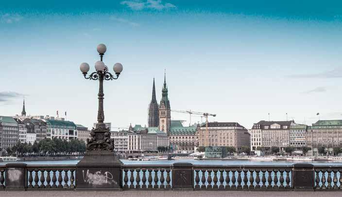 Makrostandort Die Hansestadt Hamburg Hamburg ist mit seinen 1,76 Millionen Einwohnern die zweitgrößte Stadt Deutschlands und die achtgrößte in der Europäischen Union.