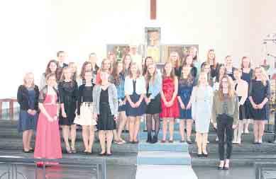 31 Schülerinnen empfangen das Sakrament der Firmung Zum 11. Mal hatten Schülerinnen des Mädchengymnasiums Jülich die Möglichkeit, das Sakrament der Firmung in der schuleigenen Kapelle zu empfangen.