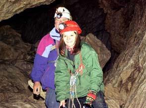 Outdoor Abenteuer bei Lofer Höhlentrekking Der Lamprechtsofen - Dunkle Welten unter Tag Leicht erreichbar - es ist kein Zustieg nötig - ist diese Höhle ein toller Einstieg in das Thema Höhle.