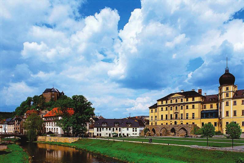 Gera ZIELE 195 Als»Perle des Vogtlands«und als Park- und Schlossstadt gilt Greiz, das sehr malerisch im Tal der Weißen Elster liegt.