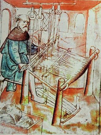 3 Wollweber aus Nürnberg (um 1425). Abbildung aus dem Mendelschen Stiftungsbuch. Der Wollweber stellt an einem Trittwebstuhl in Pfostenkonstruktion Gewebe in Tuch- oder Köperbindung her.