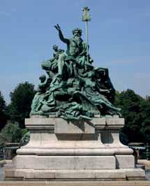 2) oder die monumentale Bronzeplastik Vater Rhein und seine Töchter in Düsseldorf-Unterbilk (Abb.
