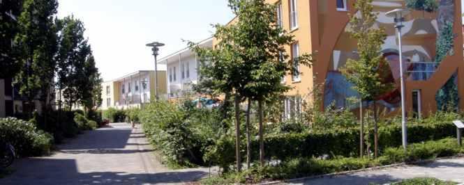 Autofreies Wohnen Ein Beispiel aus den Anfängen: Gartensiedlung Weißenburg Probleme und Barrieren Diskussionen über unerlaubte Autonutzung und
