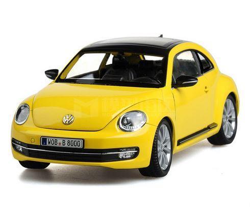 PM0760 Beetle kabriolet 1:43 Käfer Cabriolet 1:43 Farby: strieborná, čierna, modrá, biela Model z roku 2012