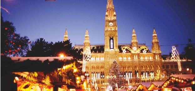 Individualreise Wiener Weihnachtszauber Christkindlmarkt und Staatsoper Ab Mitte November verwandelt sich Wien in eine Weihnachtsstadt Der Rathauspark verzaubert mit dekorierten Bäumen und kleinen