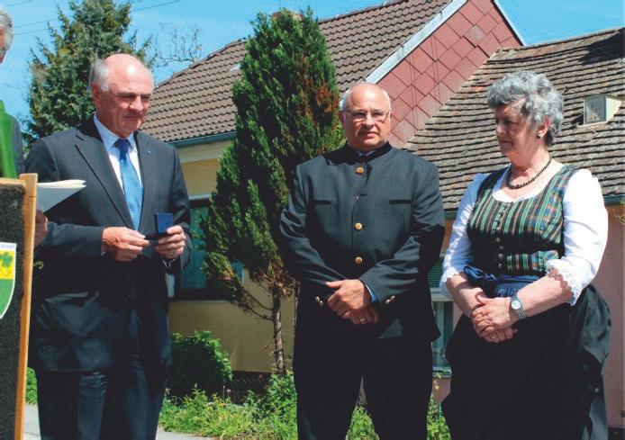 April 2012 unter großer Beteiligung der Gemeindebevölkerung durch Herrn Landeshauptmann Dr. Erwin Pröll die Markterhebungsurkunde feierlich überreicht. Nachdem Vbgm.