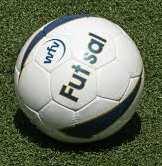 1. Spielfeldaufbau, Ball, Ausrüstung Futsal-Ball: sprungreduziert, aus Leder oder einem anderen bewilligten Material