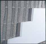 6 und bei Verwendung der Dämmplatten weber.therm kann der Mörtel auch maschinell in senkrechten Wülsten von ca. 5 cm Breite und 1,5 bis 2 cm Dicke auf die Wand gespritzt werden (Abb.