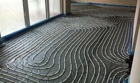 gesamten Reihenhausanlage. Es wird eine Fußbodenheizung hergestellt mit einem Regelkreis pro Zimmer.