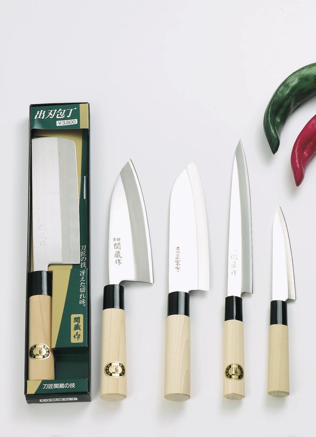 Traditionelle japanische Kochmesser Nr. 20214 NAKIRI Das Messer zum Zerkleinern von Gemüse. Klingenlänge 180 mm Gesamtlänge 310 mm Im traditionellen Stil hergestellt.