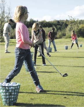10 Racker von 8 bis 9 Jahren feierten ausgelassen diesen gelungenen Kindergeburtstag für vielleicht einmal große Golfkarrieren. Benefizturnier in Ladbergen 1.
