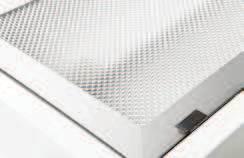 Optik und Diffusoren sind mit dem Alurahmen und der Abdeckung verbunden. coffer made from steel sheet, powder coated in white. Diffuser and optical systems in aluminum frame.