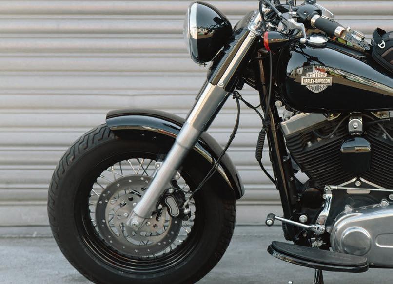 Stoff für Helden Hightech-Materialien im klassischen Design: Legend Gear Gepäcksysteme von SW-MOTECH ergänzen die zeitlose Linienführung der Harley-Davidson Modelle und von Custom Bikes, ohne auf