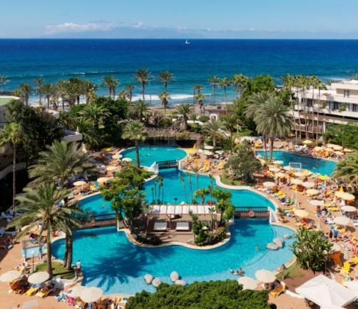 08" W - 28 3' 26.28" N Beschreibung Das repräsentative Hotel H10 Conquistador in Playa de las Américas liegt genau am Meer und bietet einen direkten Zugang zur Strandpromenade.