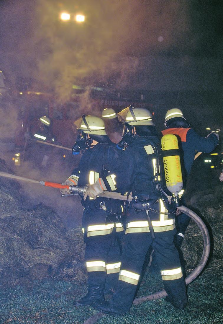 Feuerwehrschutzbekleidung muss vielen Anforderungen gerecht werden. Dabei geht es nicht nur um Sicherheit, sondern auch um Tragekomfort. Foto: MEV wie in EN 469, Anhang E beschrieben.