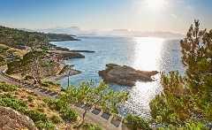 AIDAaura 7 Tage April bis September 2017 Park Güell, Barcelona Freuen Sie sich auf bezaubernde Mittelmeerinseln, das mondäne Cannes und zwei unvergessliche Tage in Barcelona.