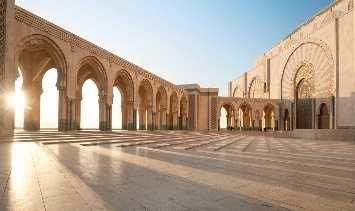 Hassan-II.-Moschee, Casablanca MÁLAGA Außen stolzes Bollwerk, innen ein Traum aus 1001 Nacht bestaunen Sie bei einem Auslug nach Granada die Alhambra!