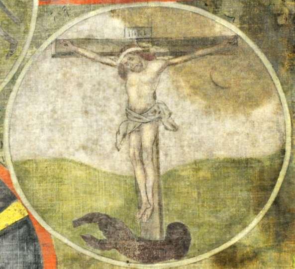 Vor einem grünen, hügeligen Hintergrund erhebt sich das Kreuz. Jesus hängt daran mit geneigtem Haupt, das einen entstellten Gesichtsausdruck hat.