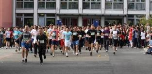 Charity-Lauf Die Verbindung von sozialem Engagement und sportlicher Leistung soll durch unseren Charity-Lauf realisiert werden.