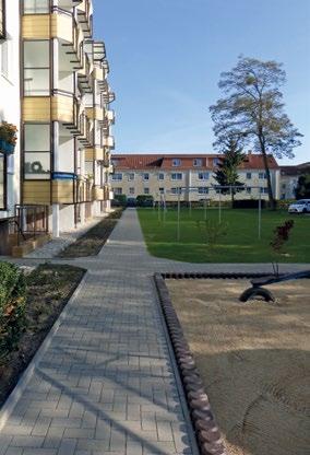 870 m² umfassenden Wohnhof im Bereich John-Schehr-Straße 2-20, Clara-Zetkin-Str.