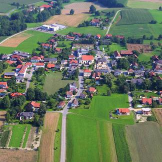 Der GranatzWEG in Dorf a.d. Pram lädt ein, die idyllische Landschaft zu genießen und bei guter Gastronomie seinen Wissendurst zu löschen.