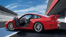 Weltweit bestätigten Publikum und Presse, Kunden und Kenner mit ihrem Votum, dass Porsche unverändert zielsicher die