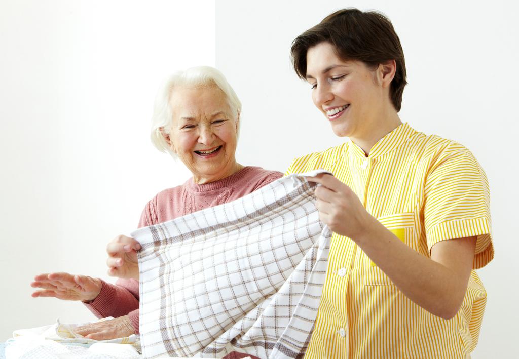 Betreute Seniorenwohnungen Betreutes Wohnen bedeutet im Alter gut versorgt zu sein und dennoch selbständig und selbstbestimmt in der eigenen Wohnung zu leben. Wohnen. Betreuung.