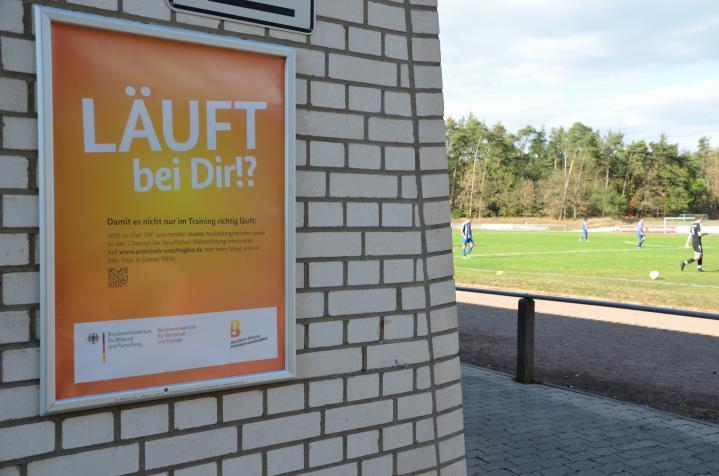 Plakate Format: Reichweite: DIN A1 Plakate 1.