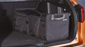 53 Gepäcktasche faltbar schwarz mit Suzuki Logo, mit vier rutschfesten Noppen auf der Unterseite und individuell