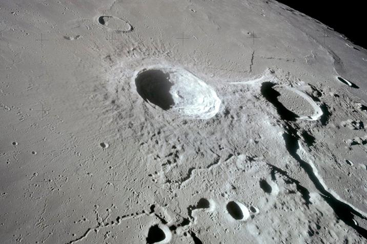 http://news.sciencemag.org/2006/11/long live moon http://www.wissenschaft.