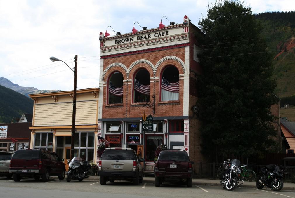 Silverton ist eine alte Gold und Silberminenstadt in den Bergen, bekannt auch durch die spektakuläre Durango-Silverton Railroad.