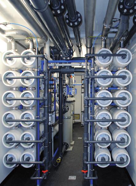 Wasseraufbereitungssystemen von Ecolutia lässt sich Rohwasser aus den unterschiedlichsten Quellen nutzen, etwa aus offenen Speicherbecken, Brack- oder Meerwasser bis hin zu Industrieabwasser.