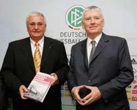 Mit der Stiftung des Julius Hirsch Preises erinnert der DFB an seine jüdischen und kommunistischen Spieler, Trainer, Funktionäre und treuen Vereinsmitglieder, die von ihm und seinen Vereinen seit