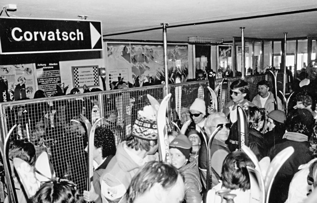 Chronik Corvatsch 1963 Die Pendelbahn Surlej-Murtèl (1. Sektion) eröffnet am 23. März. 1963 Die Pendelbahn Murtèl-Corvatsch (2. Sektion) eröffnet am 8. Dezember.