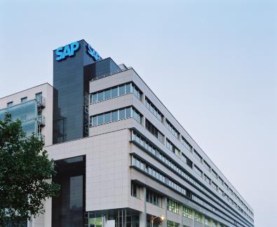 SAP Österreich: Kunden im Mittelstand mit SAP ERP Neukunden 2015 16 Unternehmen mit SAP ERP davon 14 mit einem Umsatz < 200 Mio Durchschnittliche Anzahl